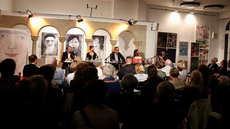 v.l.n.r.: Joseph Hanimann, Katja Roloff, Kamel Daoud, Katharina Teutsch, Onur Erdur © LCB v.l.n.r.: Joseph Hanimann, Katja Roloff, Kamel Daoud, Katharina Teutsch, Onur Erdur © LCB