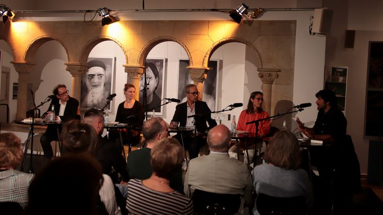v.l.n.r.: Joseph Hanimann, Katja Roloff, Kamel Daoud, Katharina Teutsch, Onur Erdur © LCB v.l.n.r.: Joseph Hanimann, Katja Roloff, Kamel Daoud, Katharina Teutsch, Onur Erdur © LCB