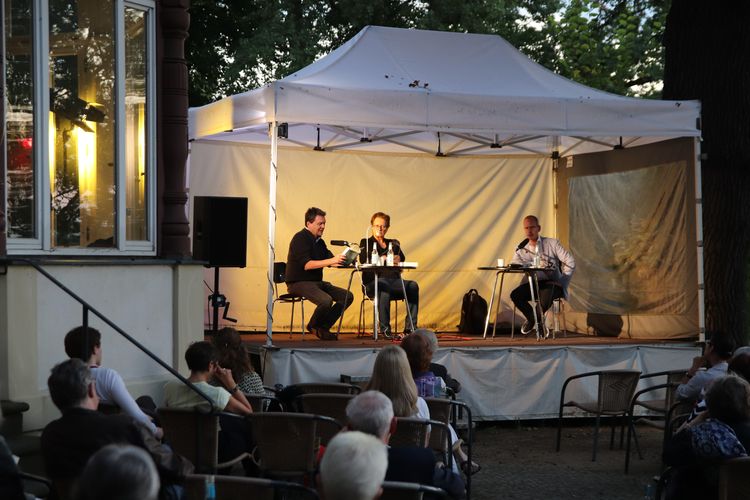 v.l.n.r. Thomas Geiger, Nicole Henneberg, Jens Bisky &copy; LCB