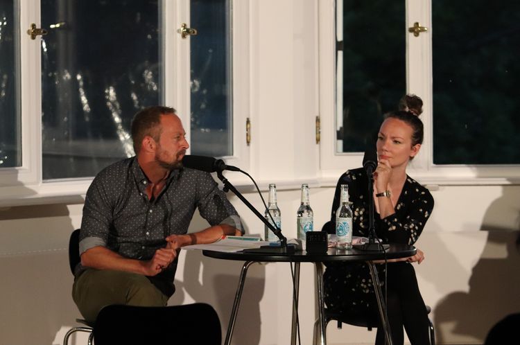 Gunther Geltinger und Sabrina Janesch im Gespräch © LCB Gunther Geltinger und Sabrina Janesch im Gespräch © LCB