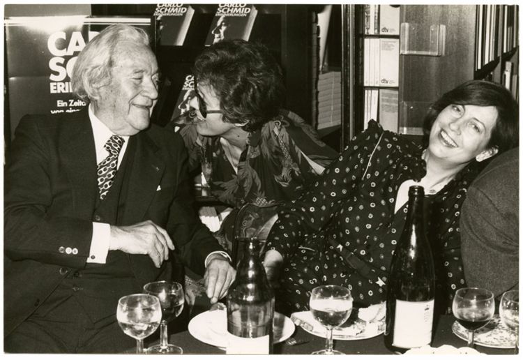 Carlo Schmid, Helga Bihler und Ingrid Storz in Stuttgart, 28.11.1979 &copy; Hans-Joachim Heyer