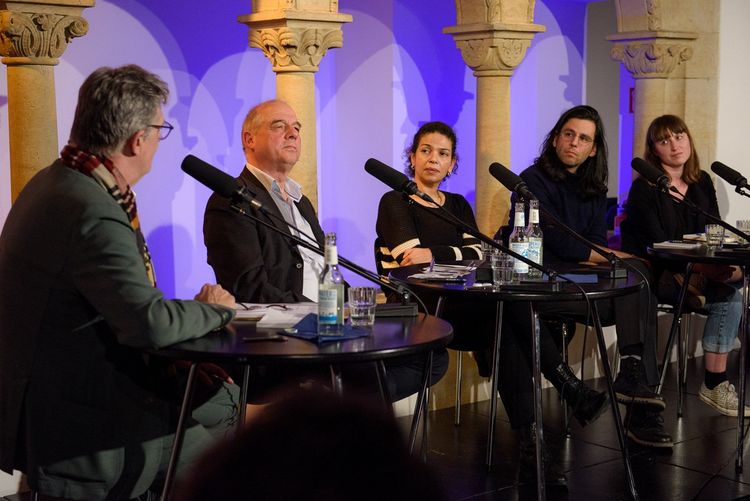 v.l.n.r. Lothar Müller, Karl-Heinz Ott, Jackie Thomas, Deniz Utlu, Paula Fürstenberg © Tobias Bohm v.l.n.r. Lothar Müller, Karl-Heinz Ott, Jackie Thomas, Deniz Utlu, Paula Fürstenberg © Tobias Bohm